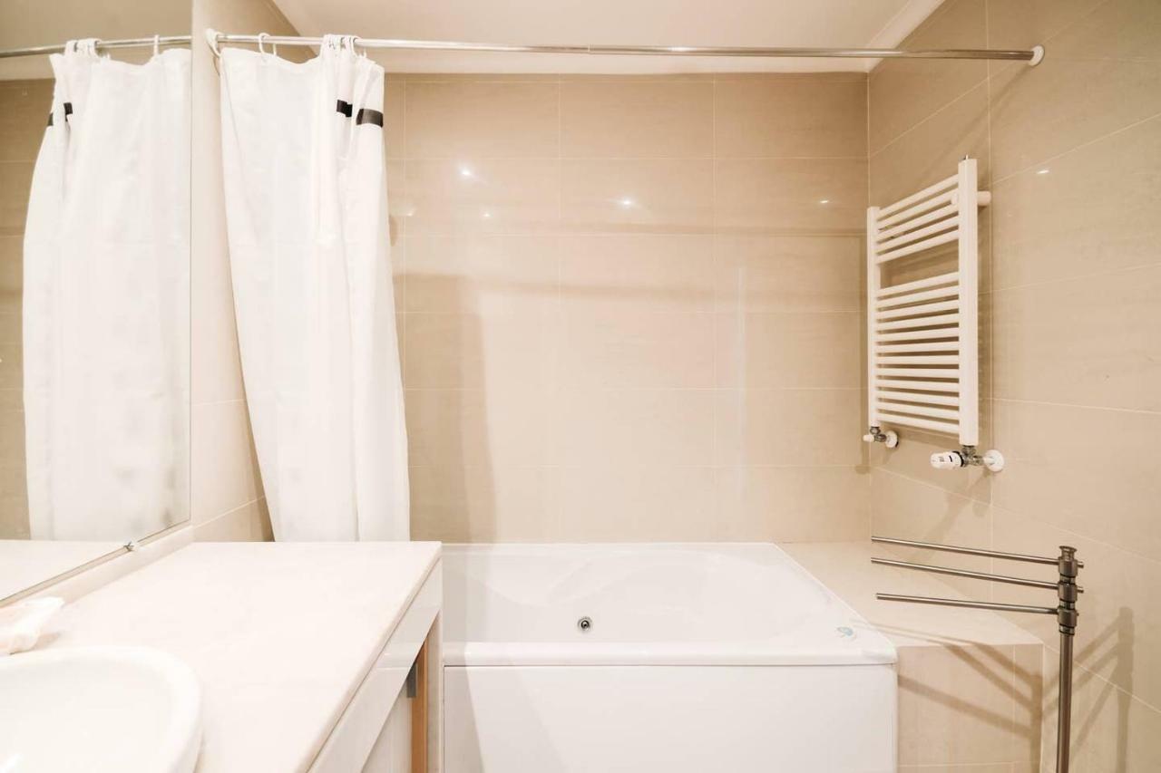 Fantastic Seaside Family Apartment With Pool 帕雷迪 外观 照片